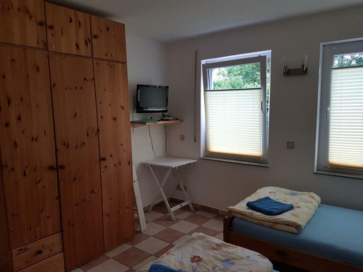 Gaestezimmer Auf Dem Campingplatz Konz Exterior foto